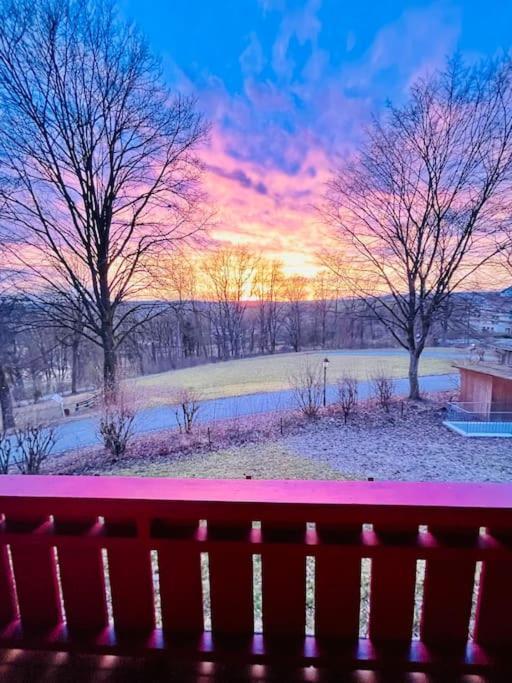 Fewo 10 - Appartement Im Rottalblick - Traumhaften Ausblick Geniessen Mit Bademantelgang Zur Therme, Tv, Balkon Und Persoenlichem Gaesteempfang Von Astarte Estate Bad Griesbach  Exterior foto